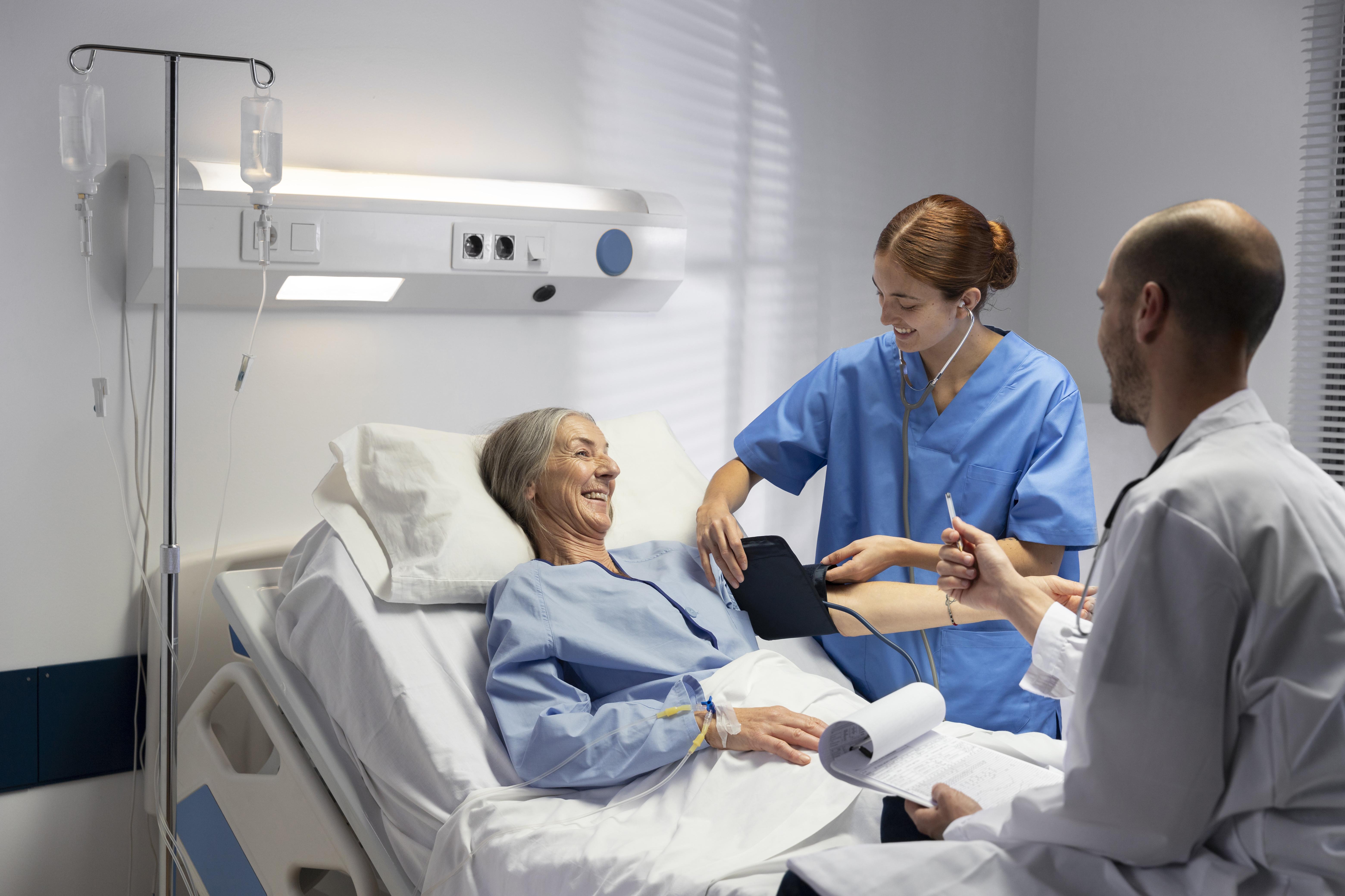 mittelschwer-nurse-doktor-patient