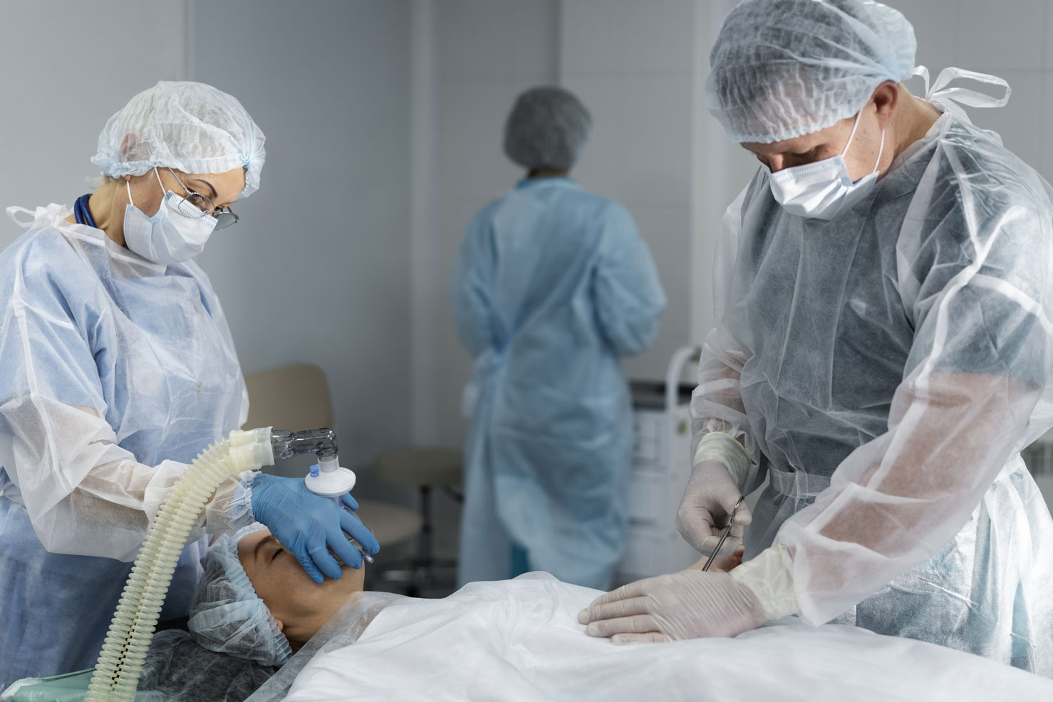 medizinisches Team mit Patient-Betreiber